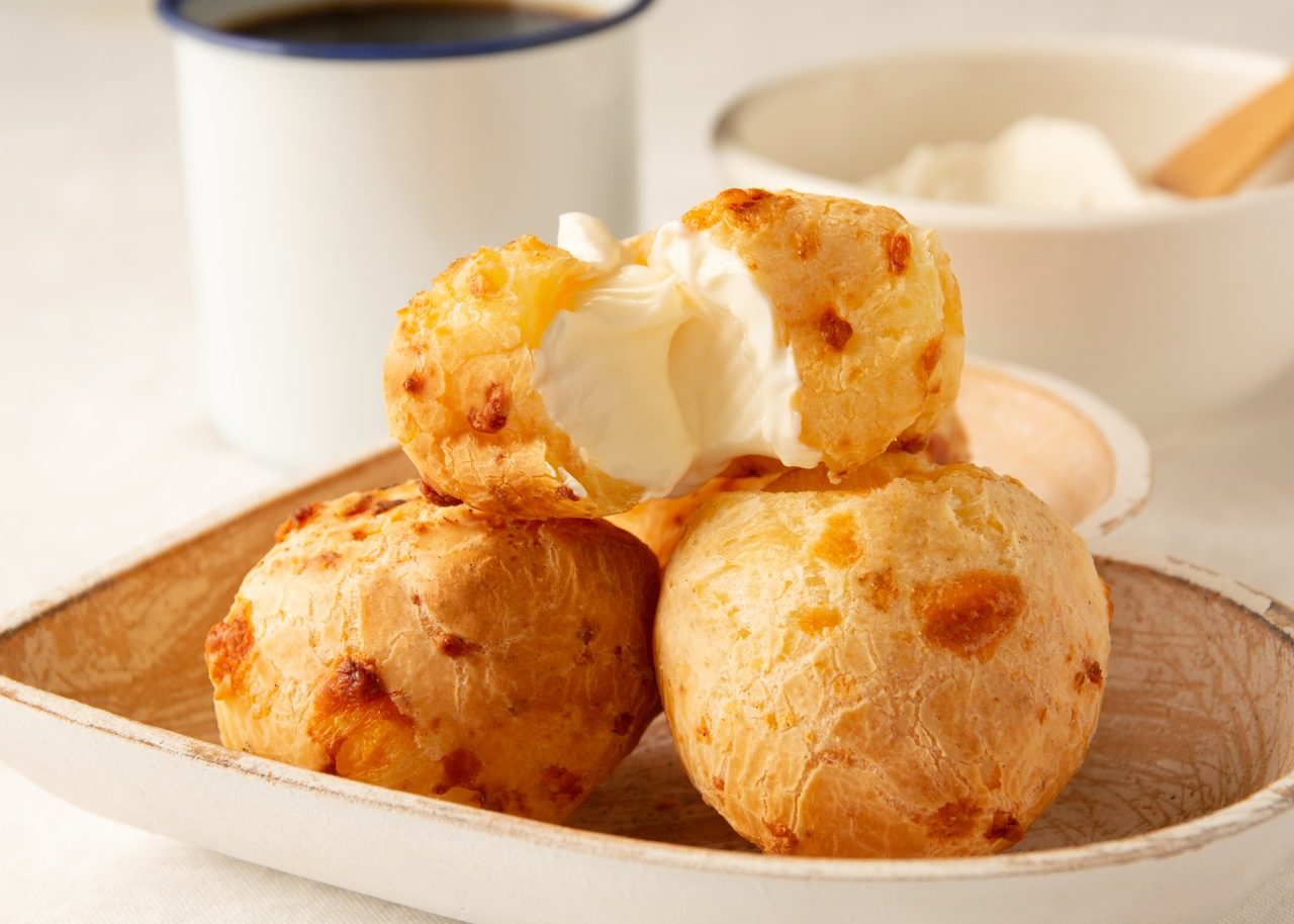 Pães de queijo assados